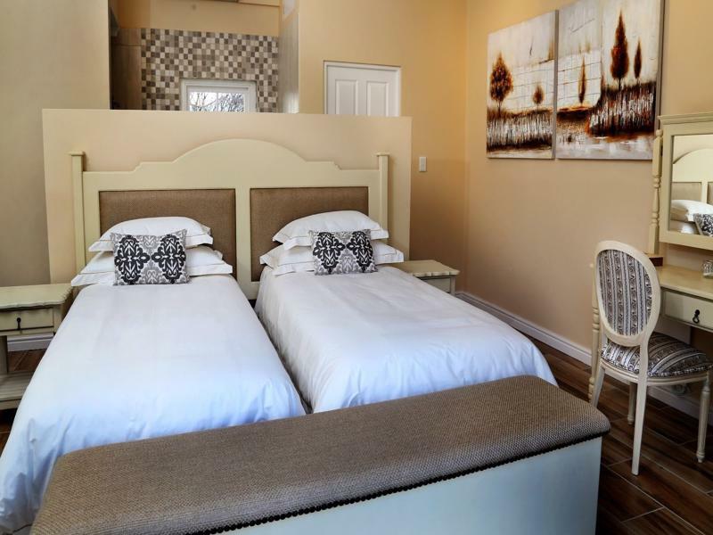 Gasthof Le Petit Paris Franschhoek